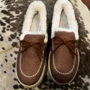 Skechers Tan and Cream Women's Slippers